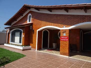 Fachada do Centro Médico de Especialidades, em Lorena-SP